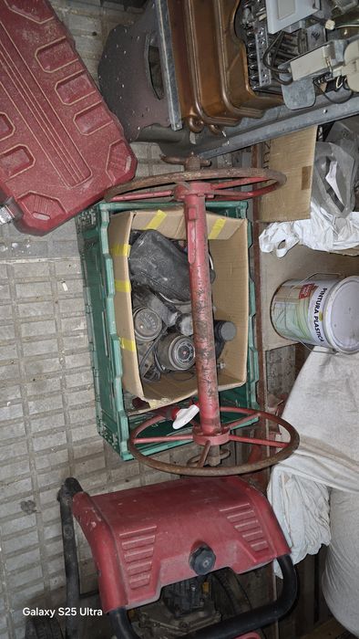 Enrrolador de mangueira antiga  dos bombeiros