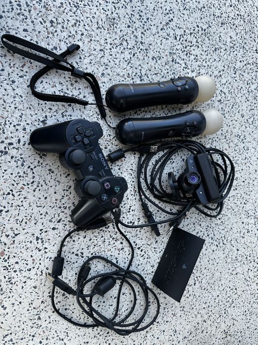 Jogos PS3 + Comandos Move e câmara de oferta