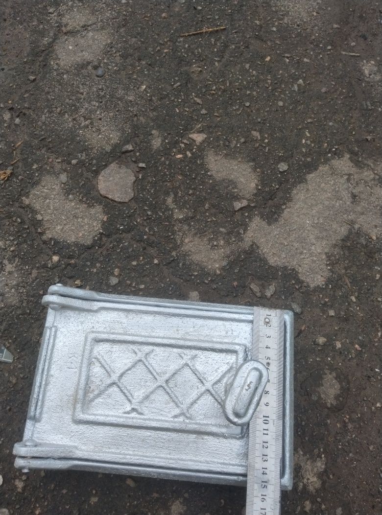 Двери до груби чугуние