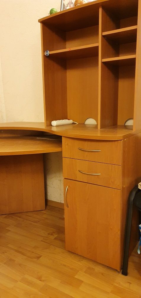 Письменный  стол