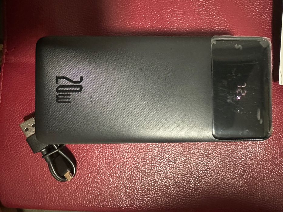 Продам павербанк Baseus 30000