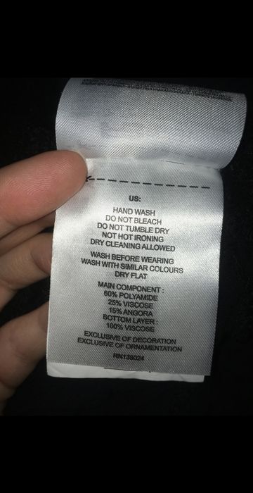 nowy Sweter.  Z falbanką.  Skład z dodatkiem Wełny, Angory. NEW YORKER