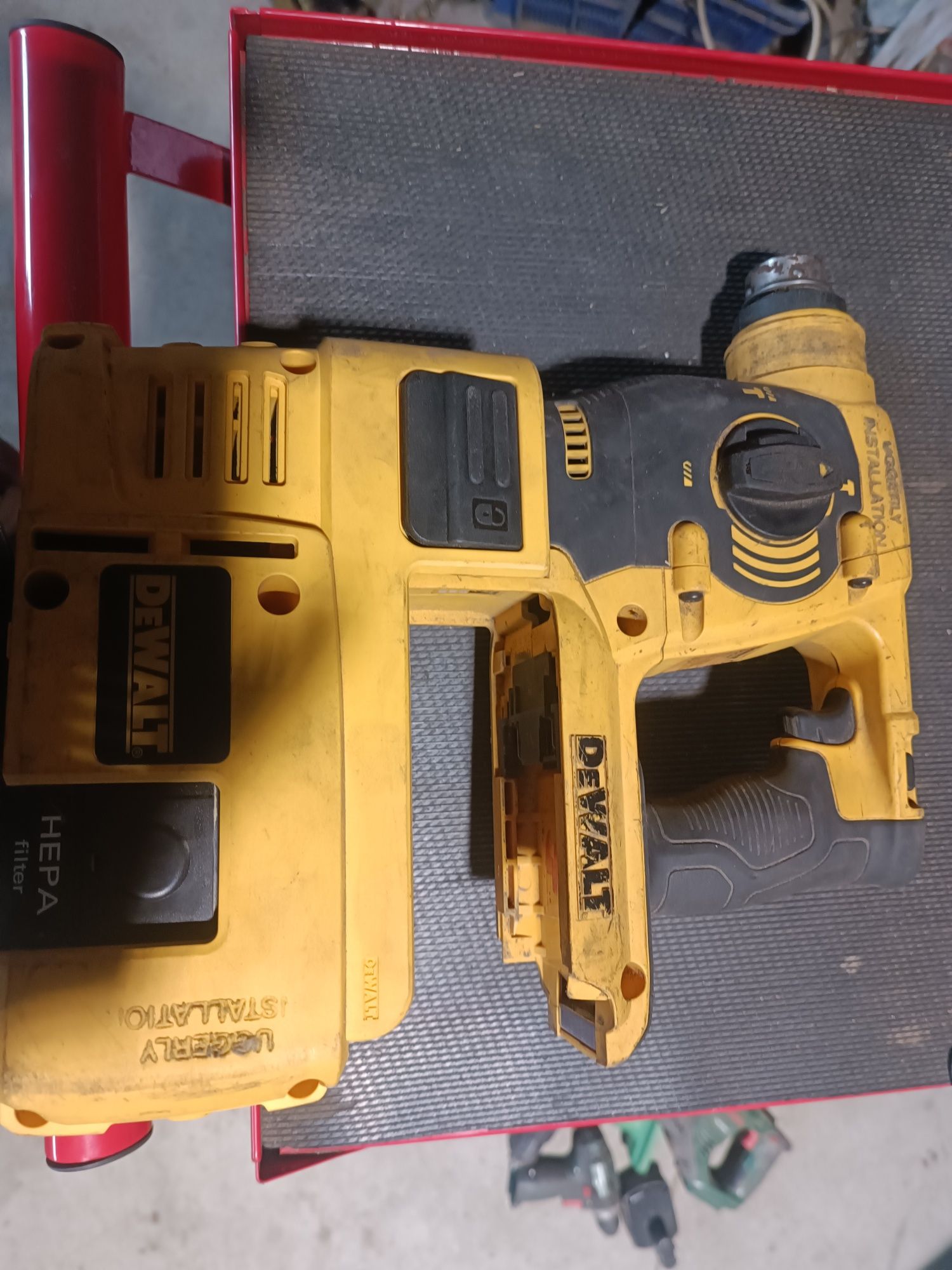 Młotowiertarka DeWalt dch364