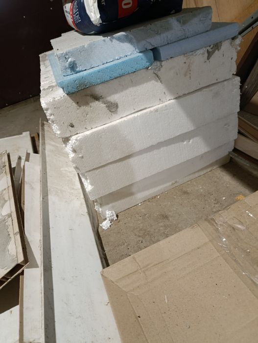 Продам залишки пінопласту і підложеку під ламінат і підвіконики