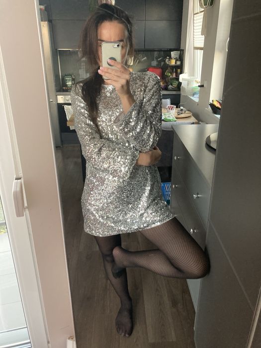 Sukienka cekiny srebrna H&M