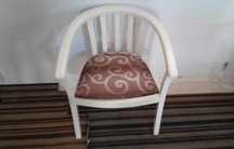 White Chairs – Minimalist and Versatile