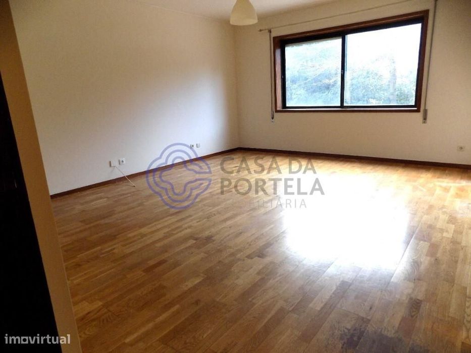 Apartamento T0 para Arrendamento-P. da Foz-Junto Universidade Católica