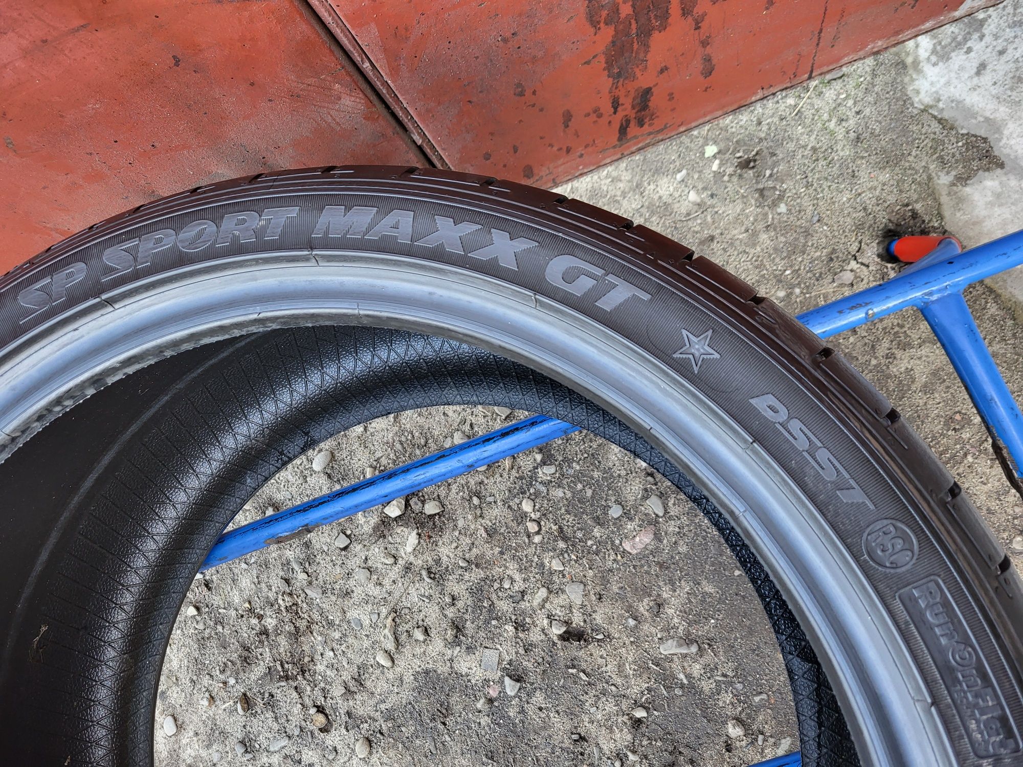 325/30/21 R21 Dunlop SP Sport Maxx GT RunFlat 1шт літо шини