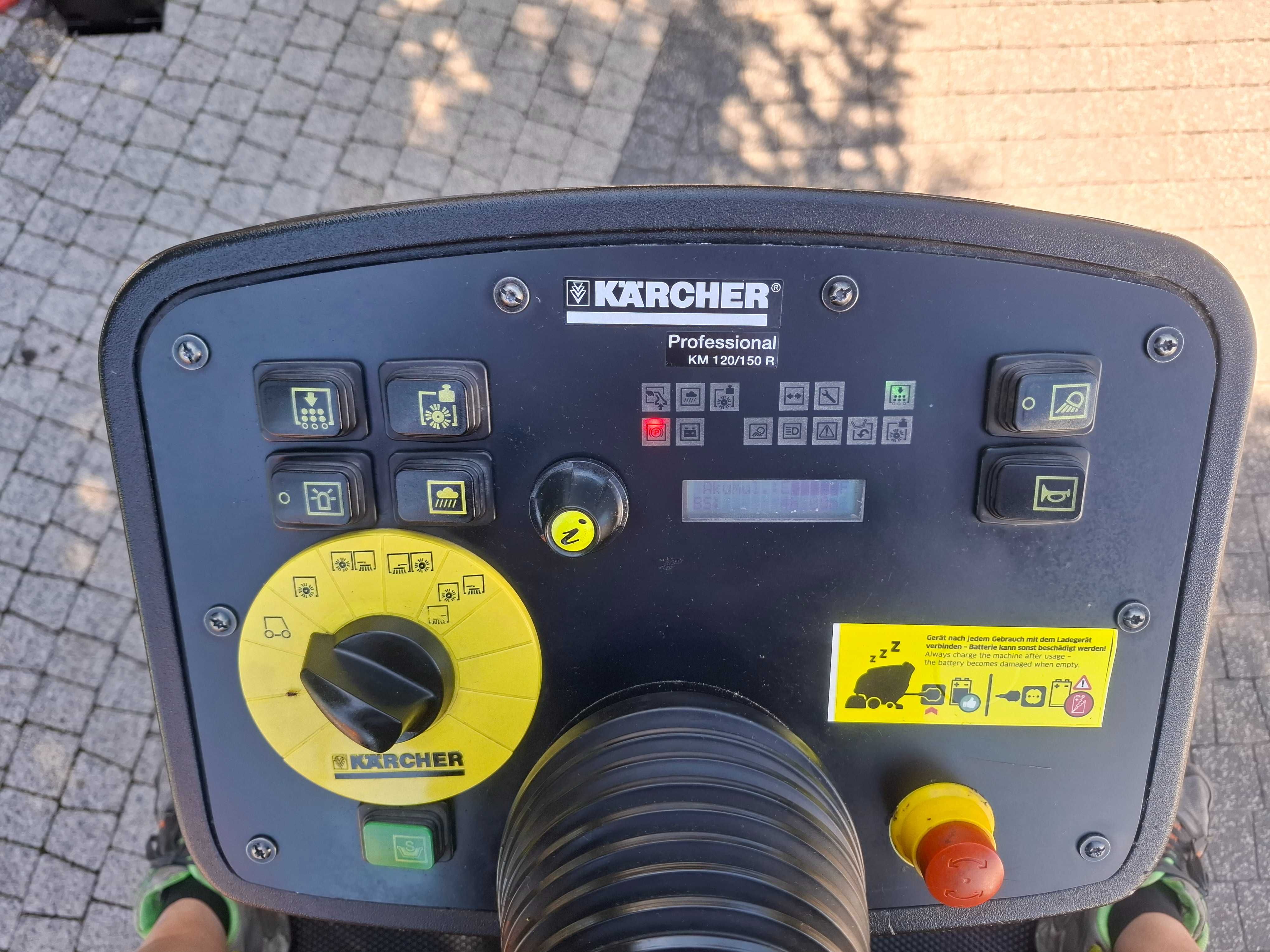 Zamiatarka Karcher KM 120/150 R * Akumulatorowa*  296h*