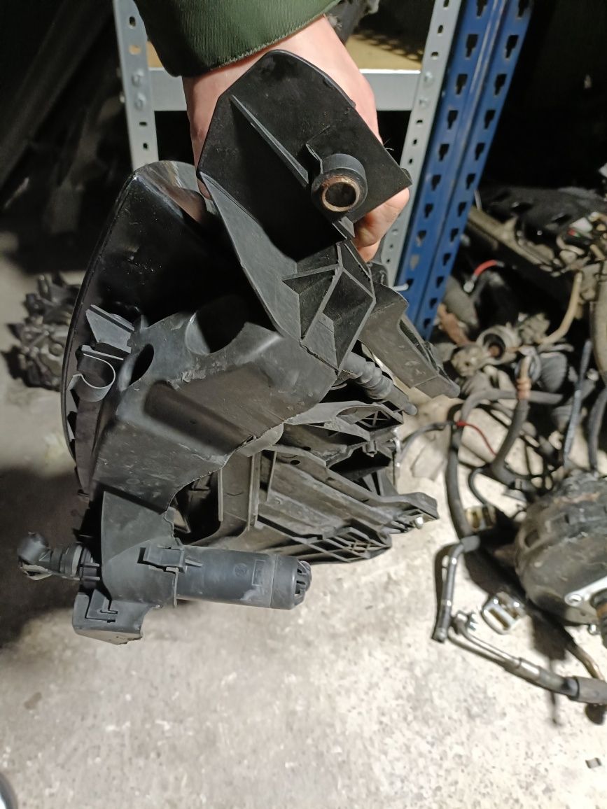 Audi A4 B8 lampa prawa bi Xenon Europa Slizg Lampy