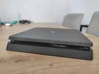 Playstation 4 slim 1 TB + pad