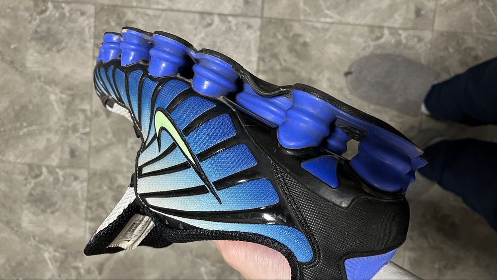 Крассовки nike shox