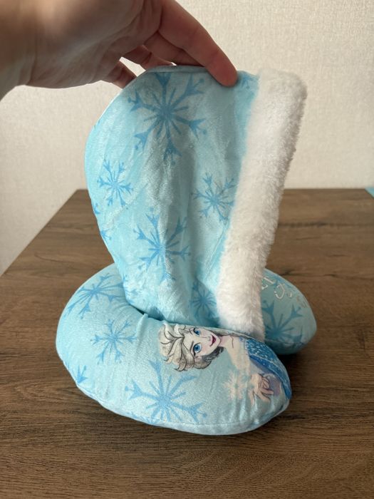 Дитяча плюшева дорожня пошушка Ельза 2-6 р