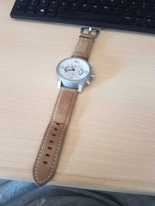 Relógio Megia - Como NOVO - Original - Castanho e Prateado