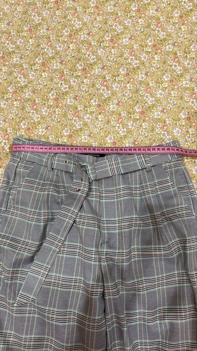 Продам абсолютно нові брюки reserved в клітинку в 40 розмірі (Л)