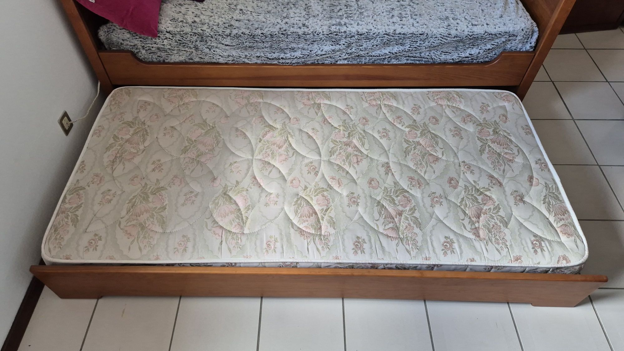Cama com gavetão