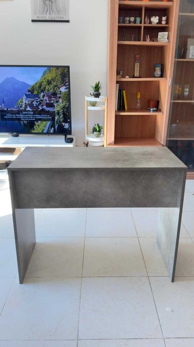 Secretária Cinza-Concreto em MDF