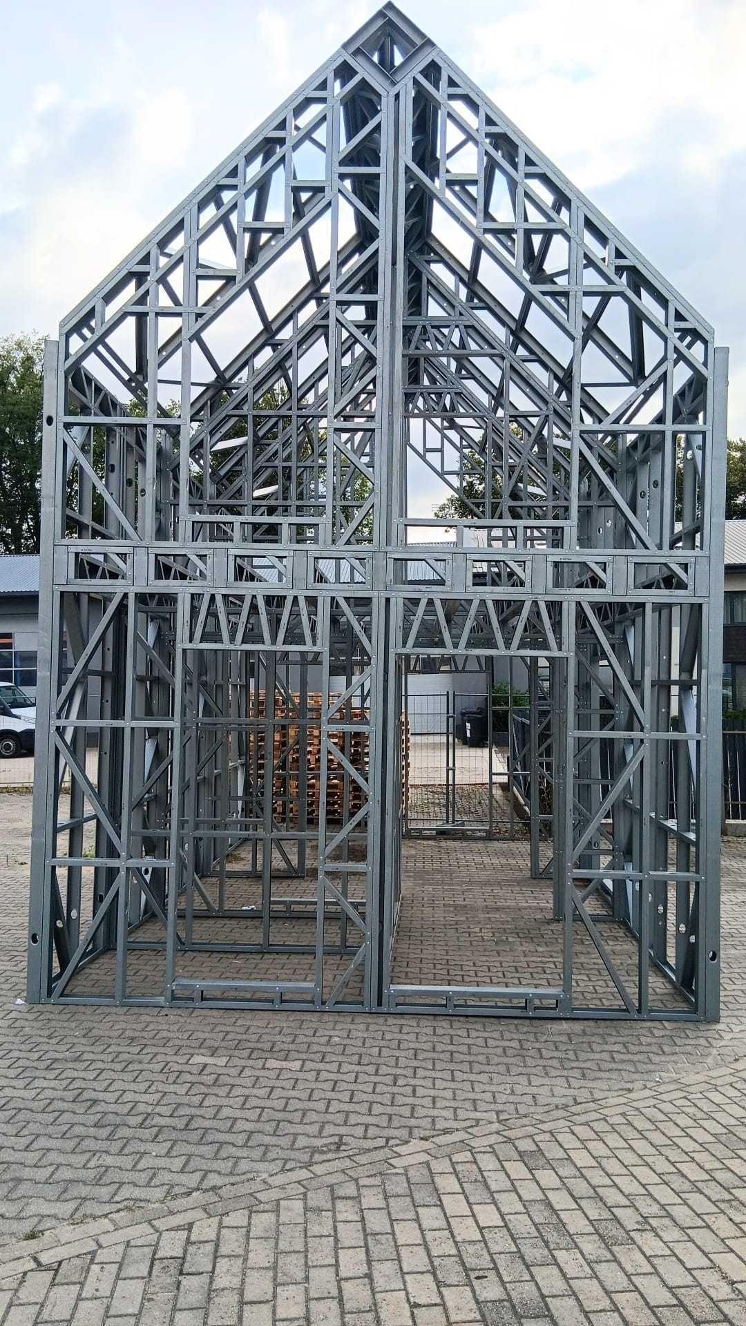 Domek 35m2 na zgłoszenie, konstrukcja stalowa