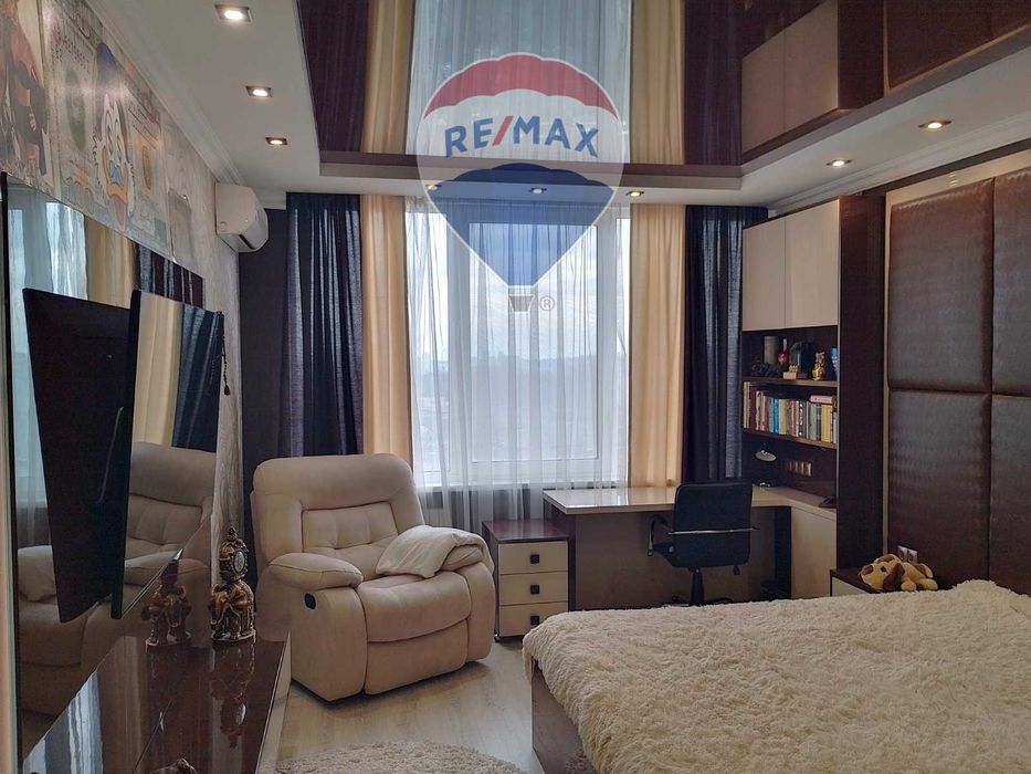 Вишукана 3к. квартира. Ідеальний стан, 110м2, вул. Амосова 4. 5 поверх