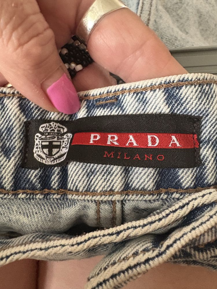 Śliczne szorty Prada roz 30