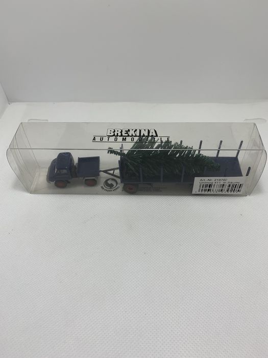 Miniatura Unimag com reboque e arvore Brekina escala H0 1/87