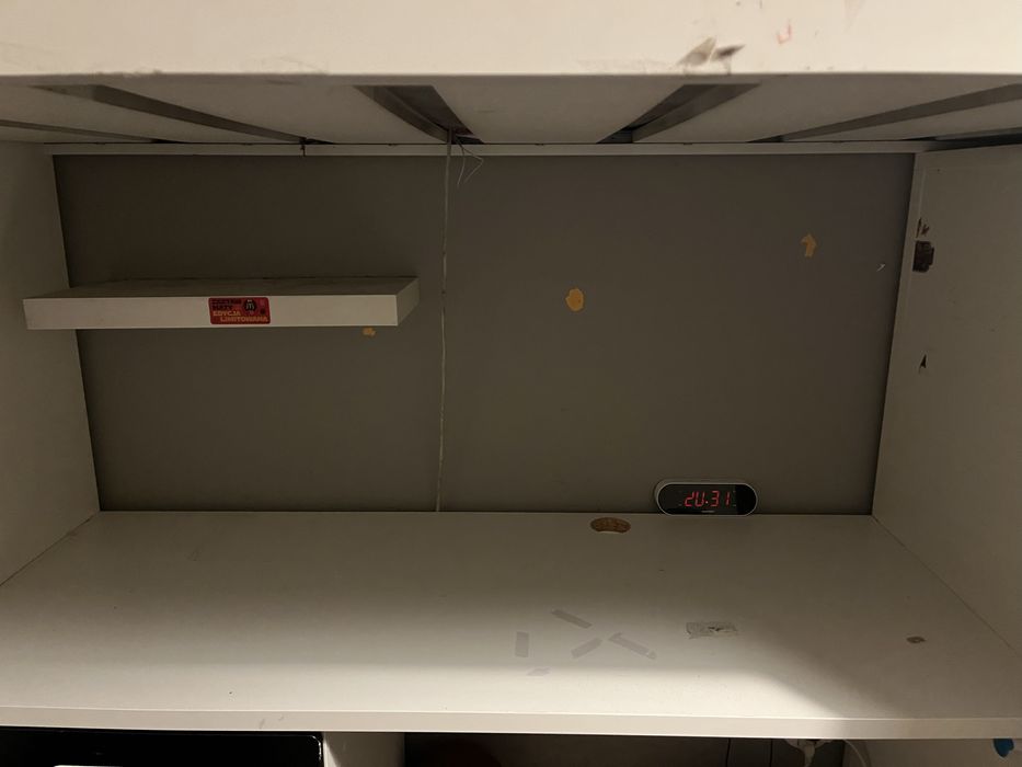 Lóżko pietrowe z biurkiem