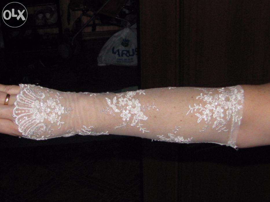 Продаю красивые кружевные свадебные перчатки б/у