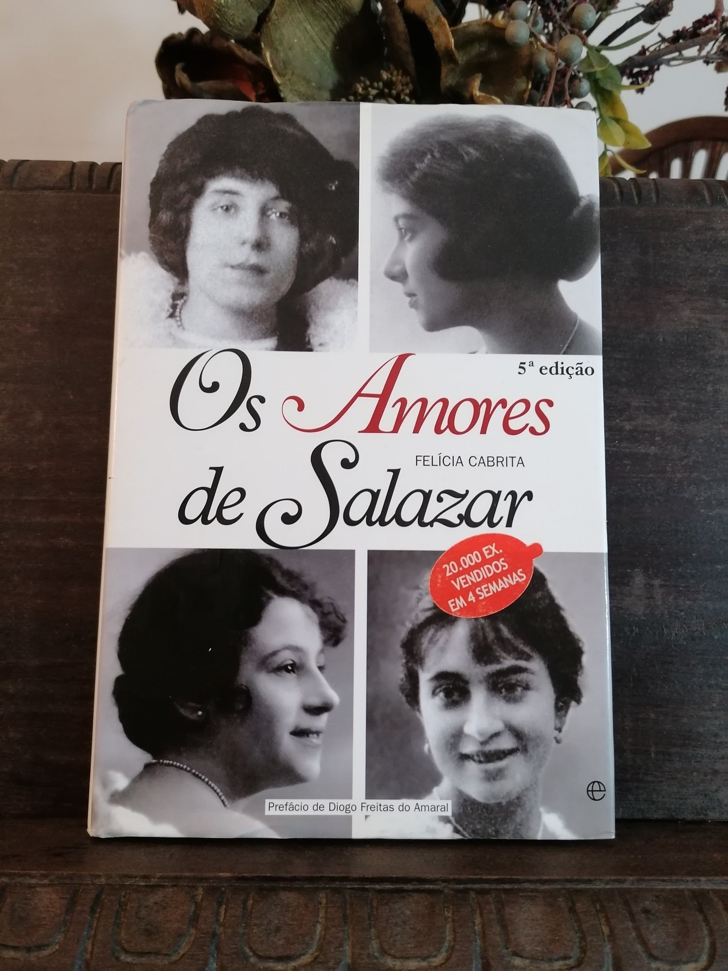 Biografias de Salazar e Sa Carneiro