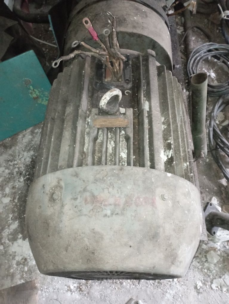Продам електро двигун