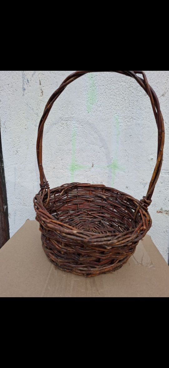 Koszyk wiklinowy z kabłąkiem prl