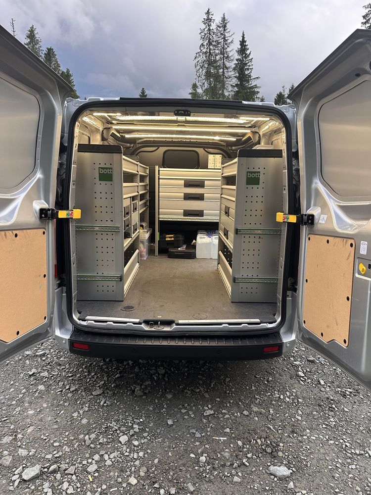 Ford transit custom  21r. Zabudowa bott