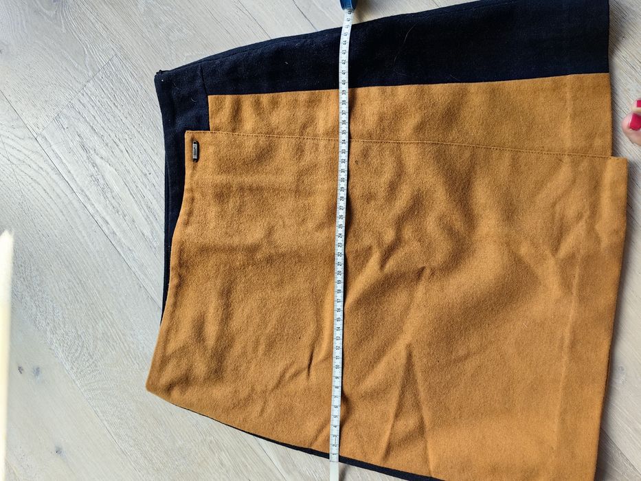 Wełniana spódniczka Solar 36