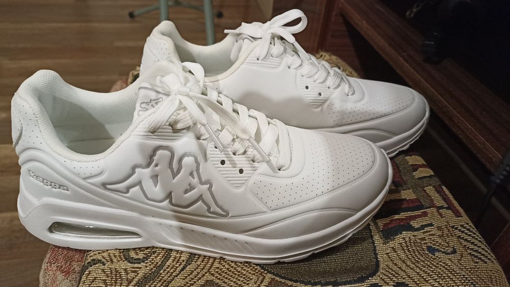 Продам кросовки состояние новое , покупались в Польше