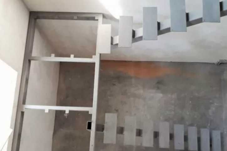 Металеві сходи для будинку. Виготовлення. Монтаж. Під ключ