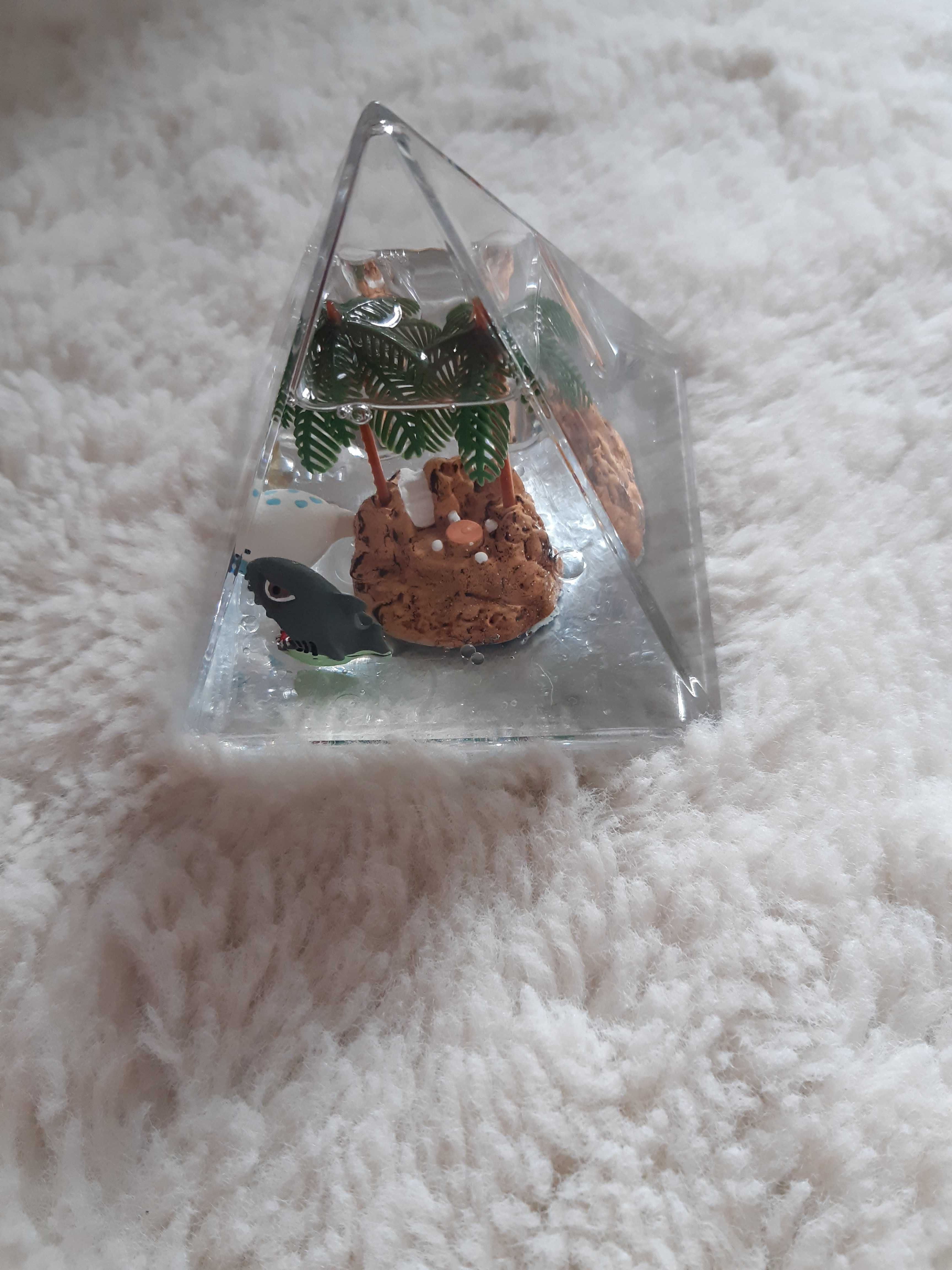 Figurki aniołków, aniołki,  miś, piramida