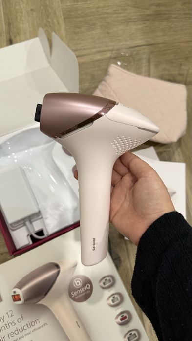 Фотоэпилятор Philips Lumea Series 9900