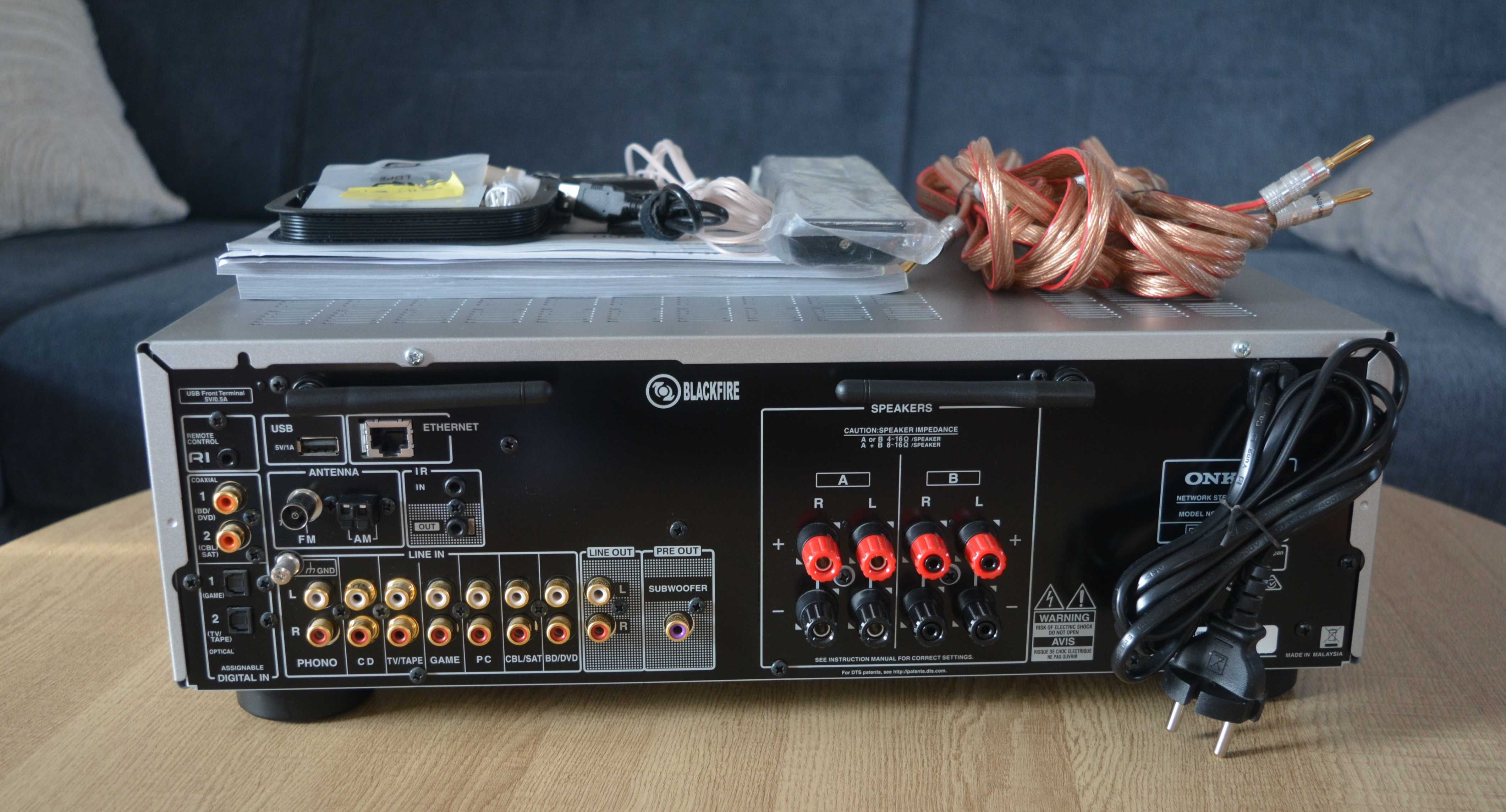 Amplituner ONKYO TX-8250 Chromecast - stan idealny.