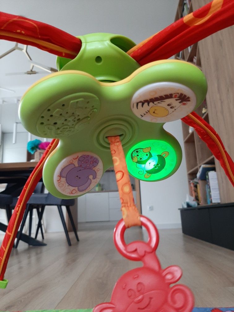 Mata edukacyjna, interaktywna dla niemowlaka Tiny love gra świeci