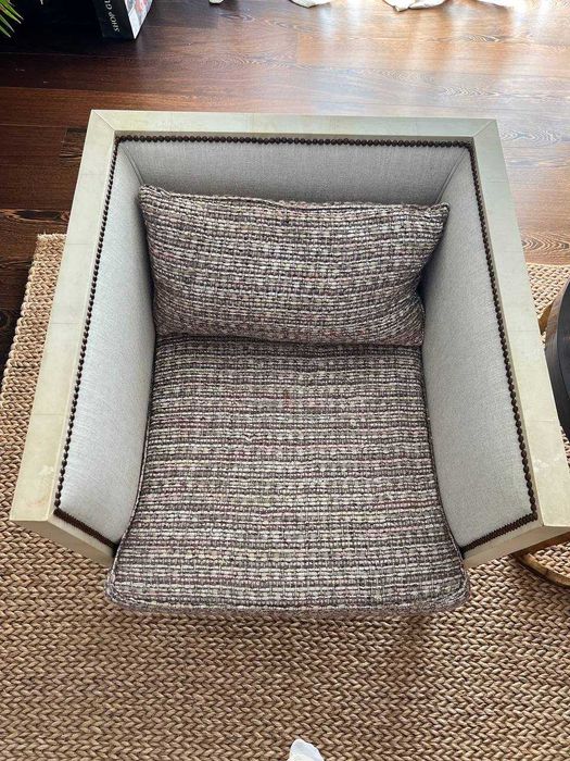 Cadeiras quadradas confortáveis