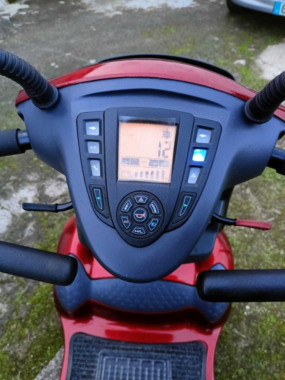 Scooter elétrica de mobilidade reduzida
