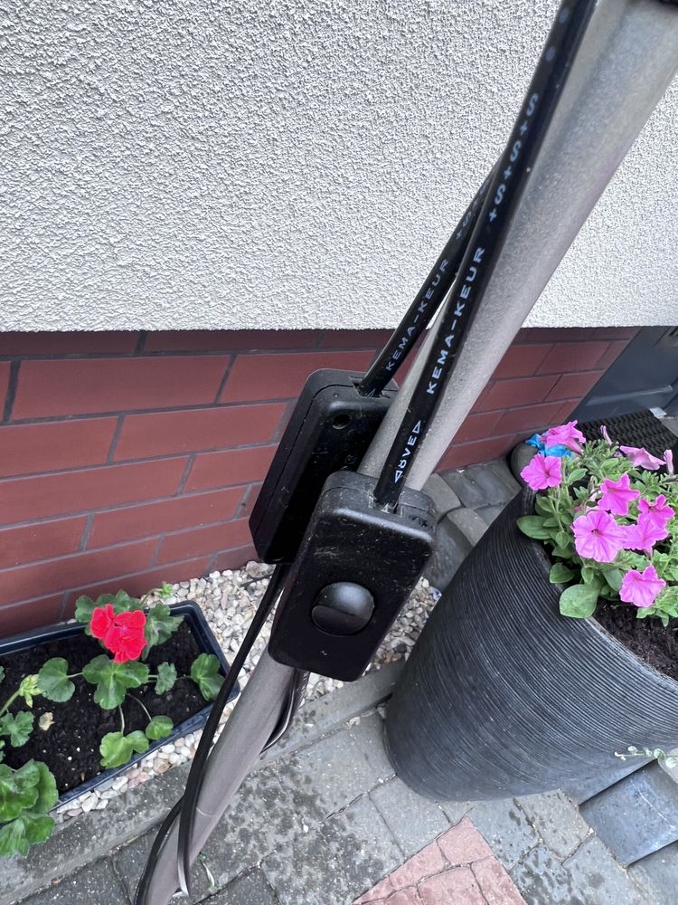 Lampa podłogowa stojąca srebrna chrom klosze