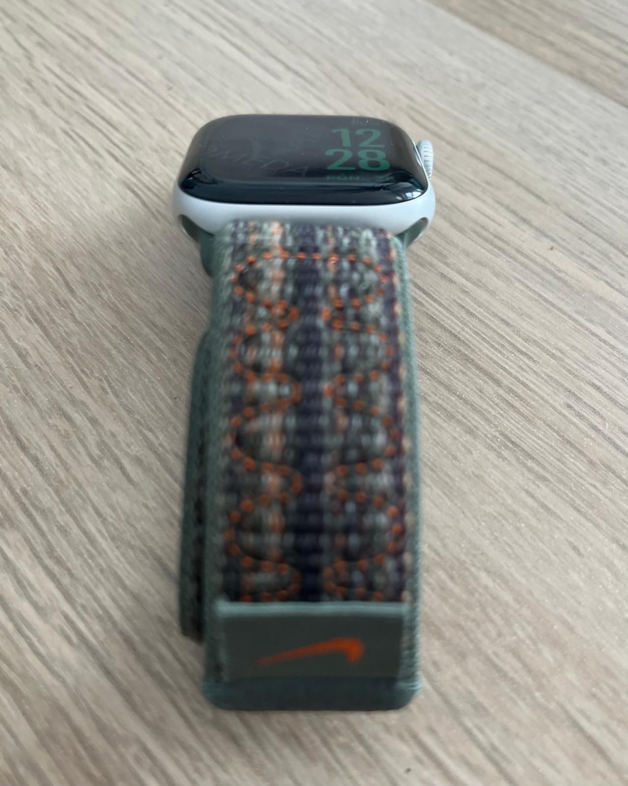 AppleWatch Series 10, 42mm + gratis