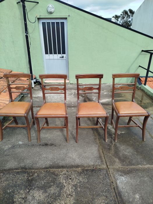 Conjunto de 4 cadeiras