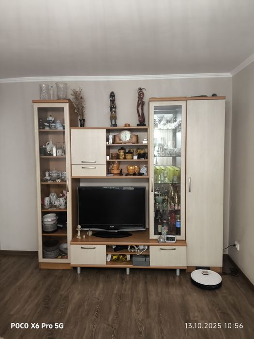 Стенка- горка в гостиную