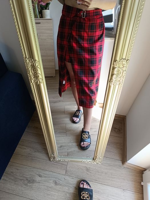 Czerwona spódnica w kratę Mohito