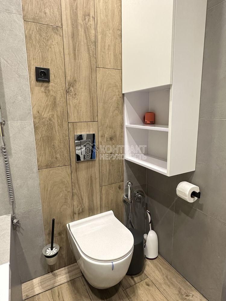 Продам 2х ком квартиру Центр Ярослава Мудрого