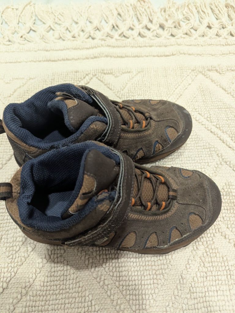 Botas Merrell tamanho 33