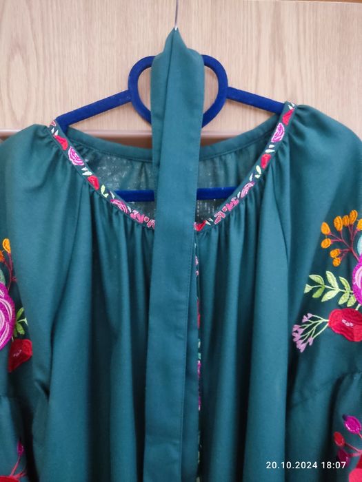 Жіноча вишиванка