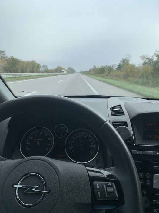Opel Zafira B 2011 рік