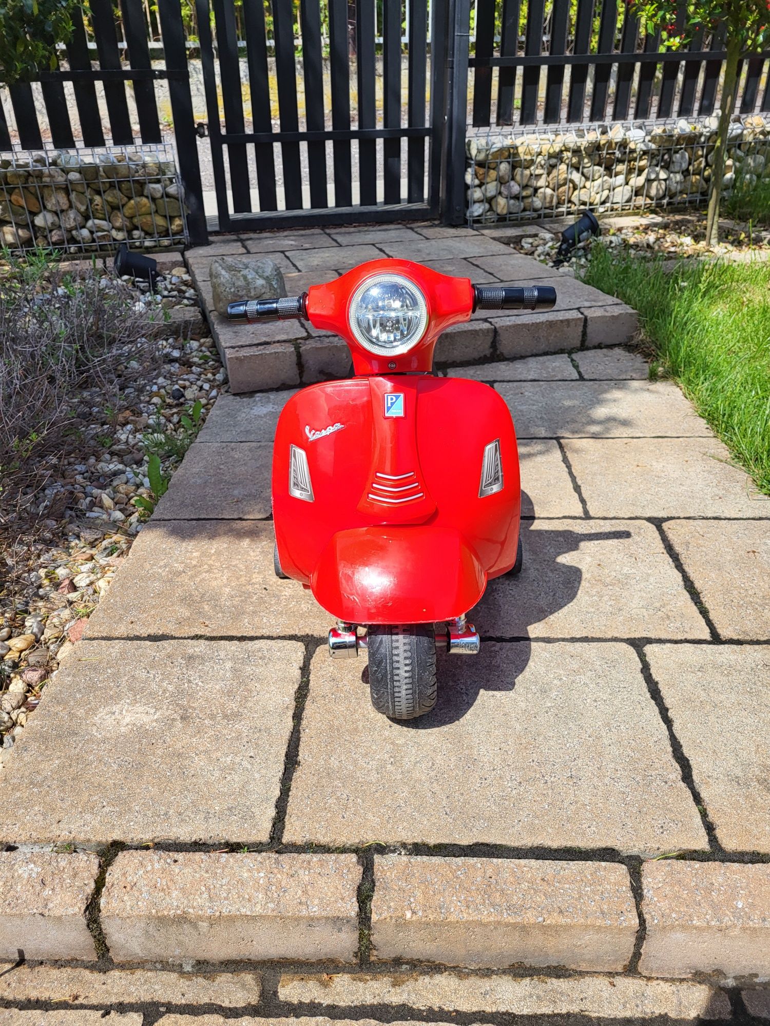 Motorek skuter vespa na akumulator